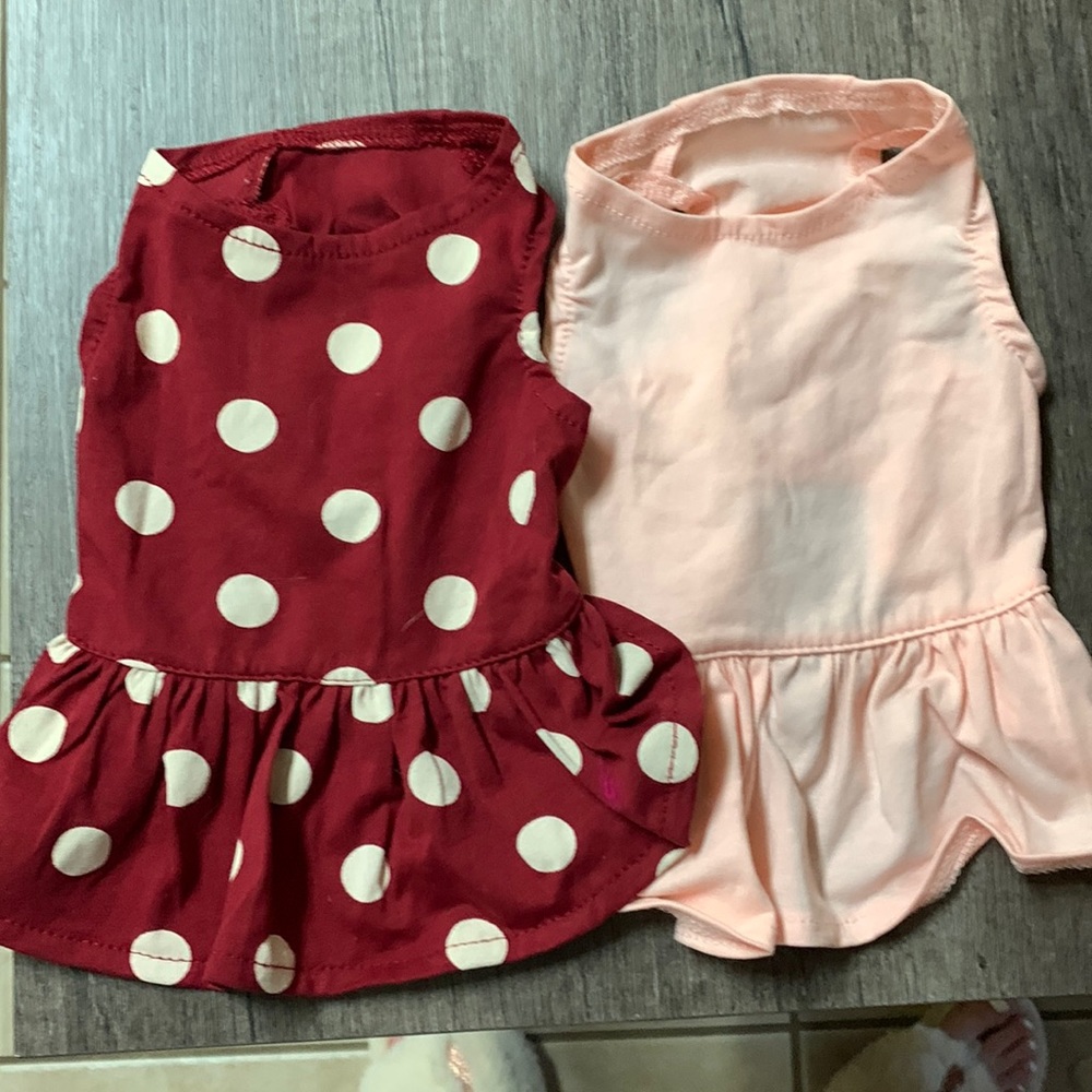 2 dog dresses size XS NEVER WORN